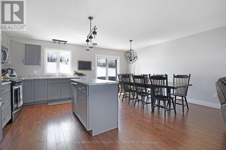 28154168/148-haramis-drive/renfrew/renfrew/ontario/K7V4M8_3