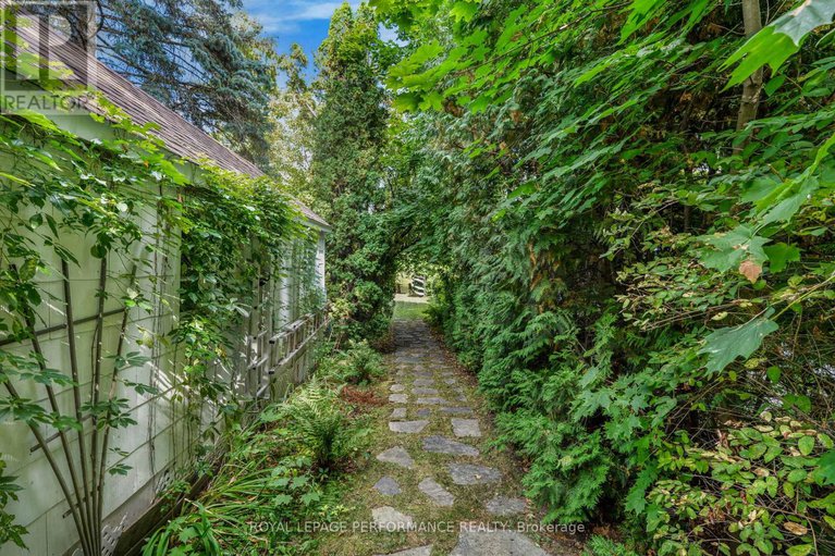 28930470/5583-manotick-main-street/manotick-village-manotick-estates/ottawa/ontario/K4M1A9_43