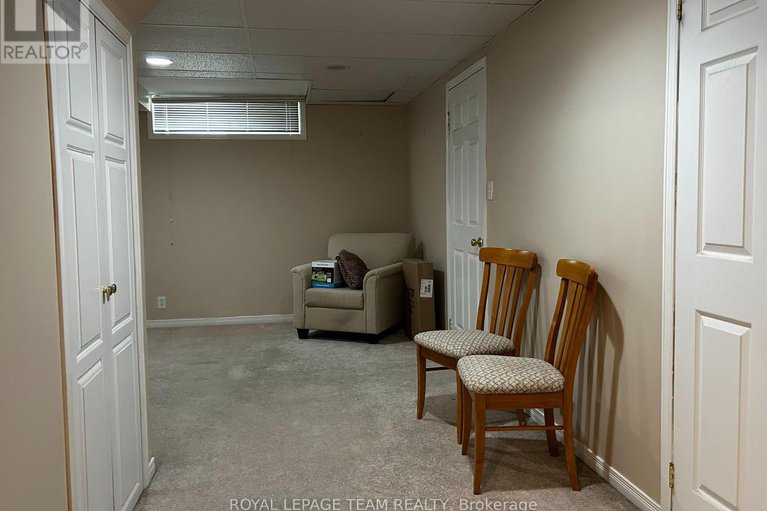 28666132/15-santa-cruz-private/riverview-park/ottawa/ontario/K1G6M5_25