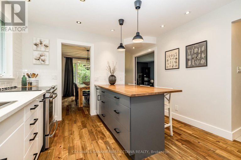 28439323/5455-west-river-drive/manotick-long-island-nicholls-island/ottawa/ontario/K4M1G7_15