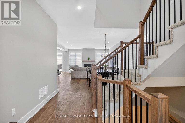 29410673/988-beckton-heights/stittsville-south/ottawa/ontario/K2S2X6_31