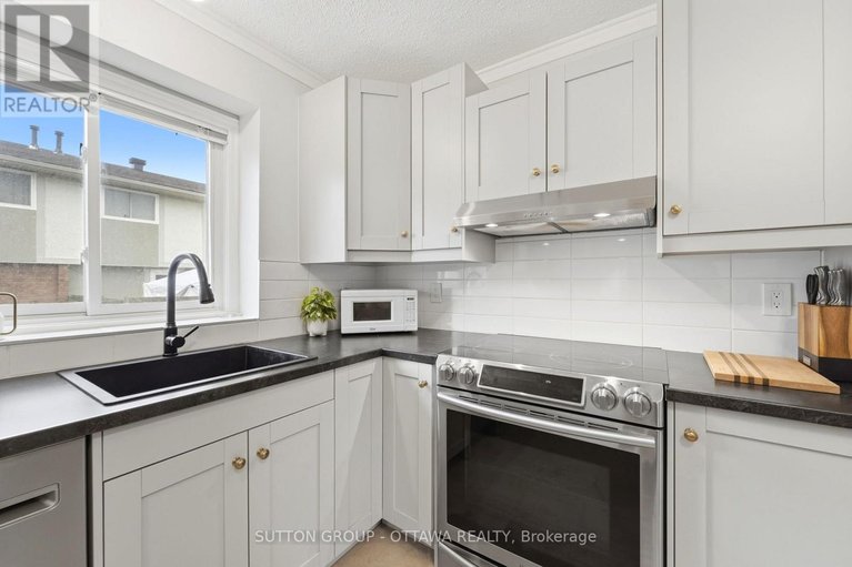 29617710/3907e-old-richmond-road/arbeatha-park/ottawa/ontario/K2H8T8_18