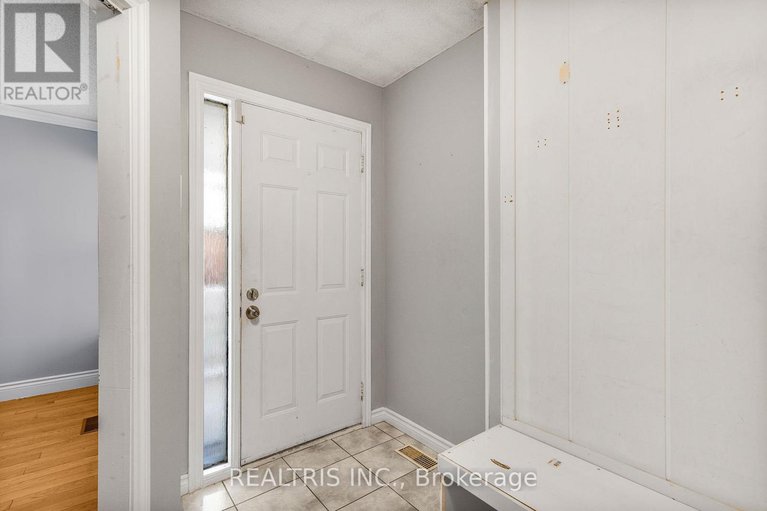 29041458/1905-des-epinettes-avenue/orleanssunridge/ottawa/ontario/K1C6P6_3