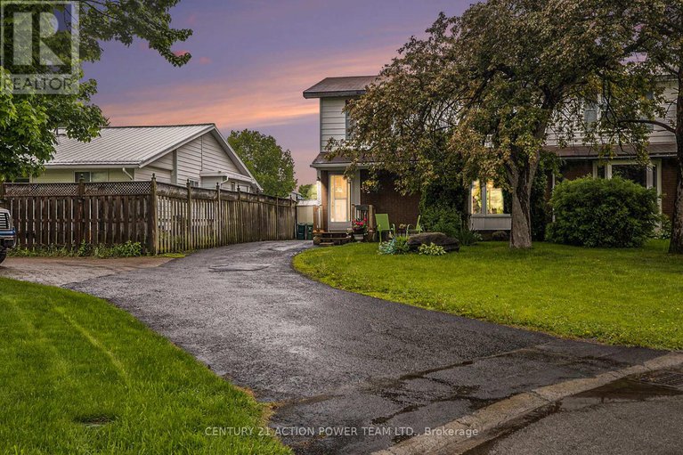 1829 Cloverlawn Crescent