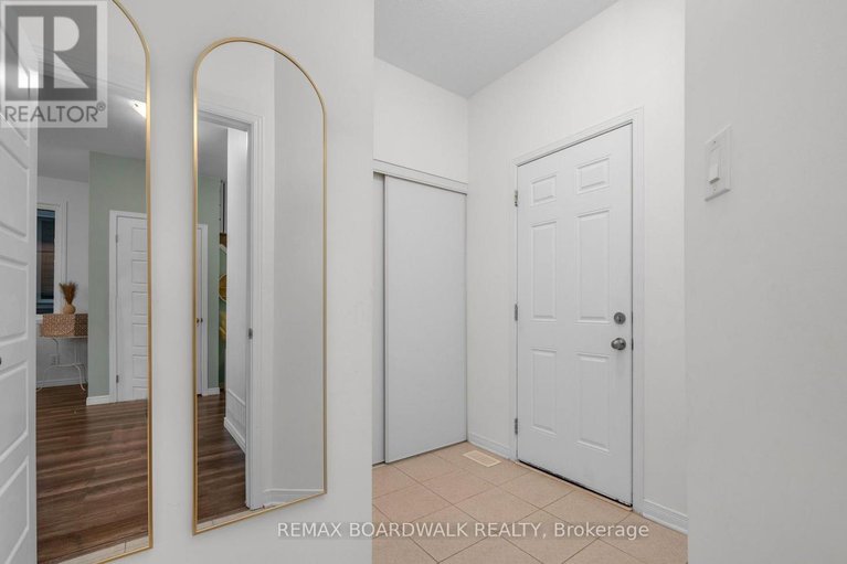 29379642/302-haliburton-heights/emerald-meadowstrailwest/ottawa/ontario/K2S1S3_28