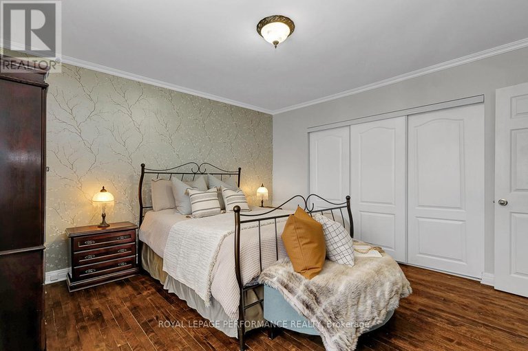 29432301/532-alesther-street/overbrookcastle-heights/ottawa/ontario/K1K1J3_21