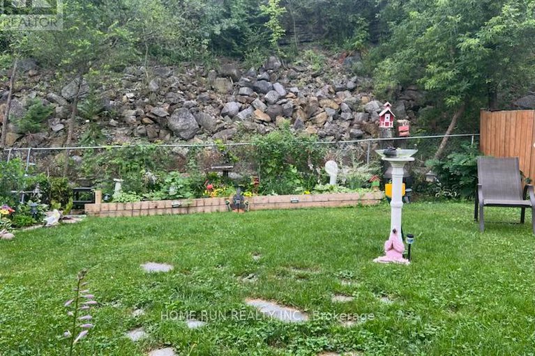 29400605/115-beaumont-avenue/town-of-rockland/clarence-rockland/ontario/K4K1R6_26