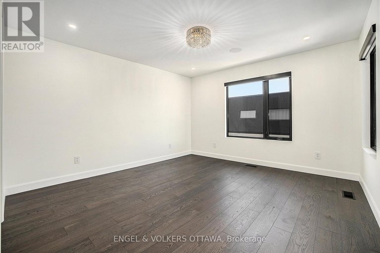 28202595/888-melwood-avenue/mckellar-heightsglabar-park/ottawa/ontario/K2A3C3_27