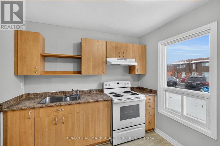 29254811/3219-stockton-drive/blossom-parkkemp-parkfindlay-creek/ottawa/ontario/K1T1S3_18