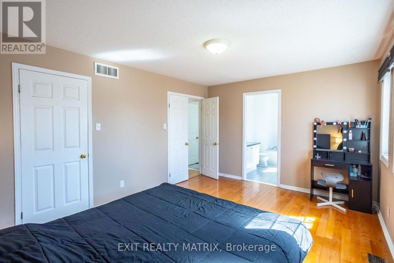 29648463/1458-shawinigan-street/fallingbrookridgemount/ottawa/ontario/K4A2N2_25