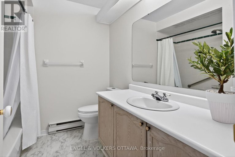 29679351/211-briston-private/hunt-club-park/ottawa/ontario/K1G5R5_21
