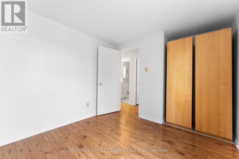 28234836/107-melanie-crescent/glencairnhazeldean/ottawa/ontario/K2L2E4_43