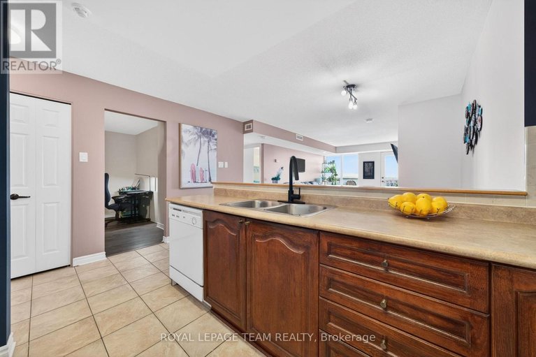 29651493/811-120-grant-carman-drive/mooneys-bayrevelstoke/ottawa/ontario/K2E1C8_16