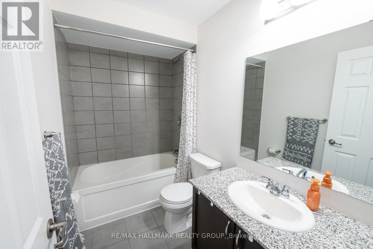 28835804/106-gelderland-private/emerald-meadowstrailwest/ottawa/ontario/K2V0H8_31