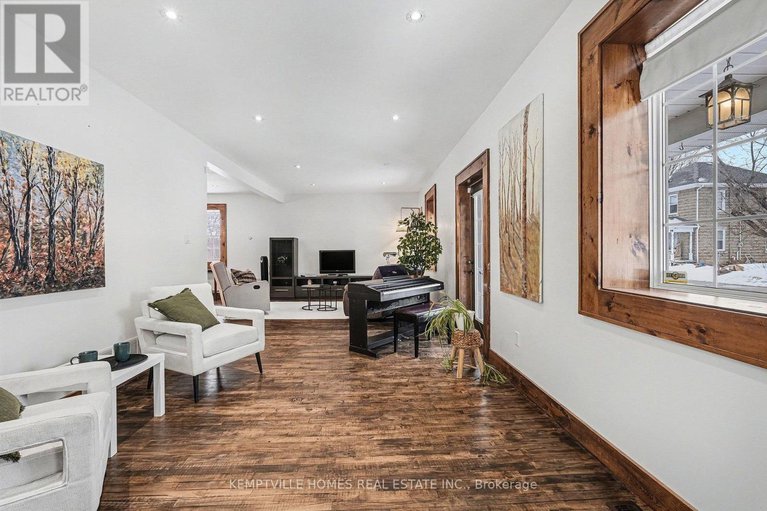 29275491/9-water-street/north-grenville-twp-kemptville-south/north-grenville/ontario/K0G1S0_6