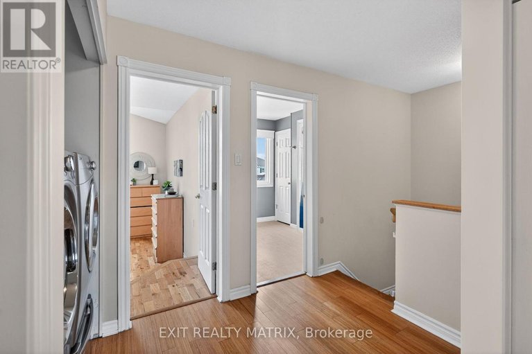 29656058/292-stiver-street/village-of-russell/russell/ontario/K4R1G8_20