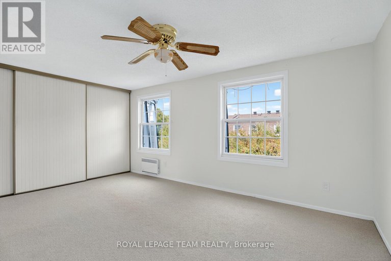 29077083/9-moorside-private/carleton-heights/ottawa/ontario/K2C3P4_23