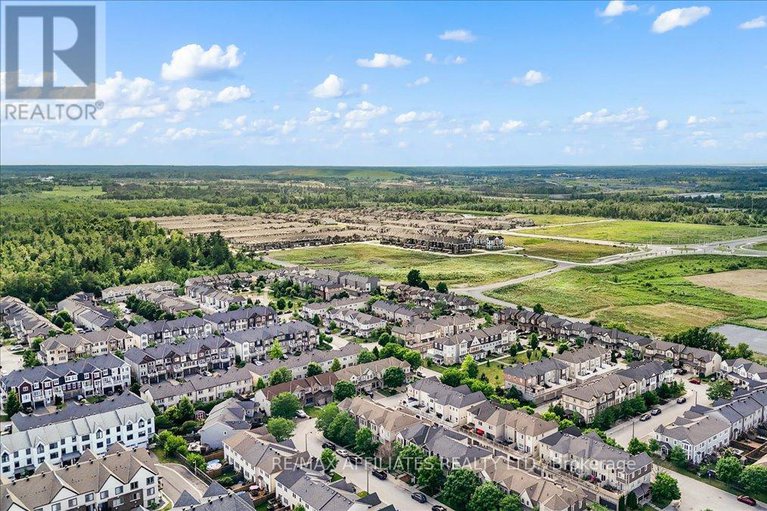 28636683/1028-pampero-crescent/stittsville-north/ottawa/ontario/K2S0N4_30
