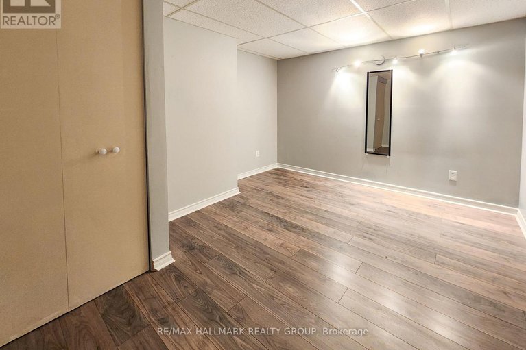 29114747/14-roberta-crescent/pheasant-run/ottawa/ontario/K2J1G6_25