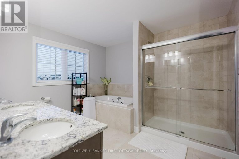 29363800/896-sendero-way/remainder-of-stittsville-area/ottawa/ontario/K2S2W8_32