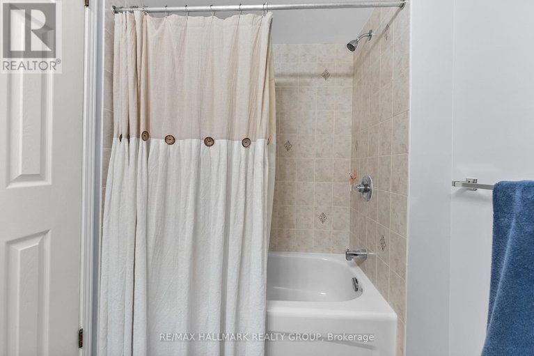 29622541/12-lakepointe-drive/avalon-east/ottawa/ontario/K4A5E3_34