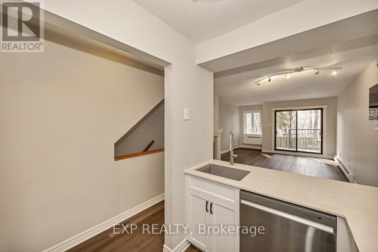 29666454/45-crispin-private/manor-park/ottawa/ontario/K1K2T7_6