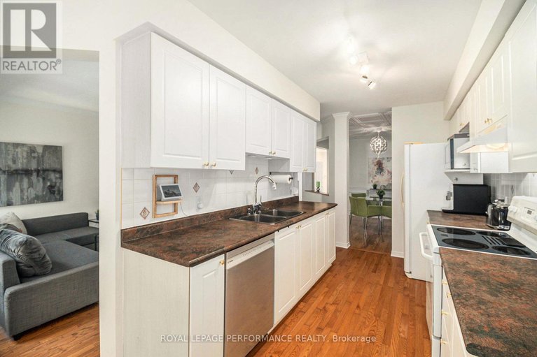 28628881/975-goose-river-avenue/riverside-southgloucester-glen/ottawa/ontario/K1V1T8_13