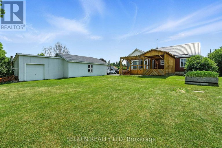 28526584/2785-pattee-road-e/east-hawkesbury-twp/hawkesbury/ontario/K6A0G3_8