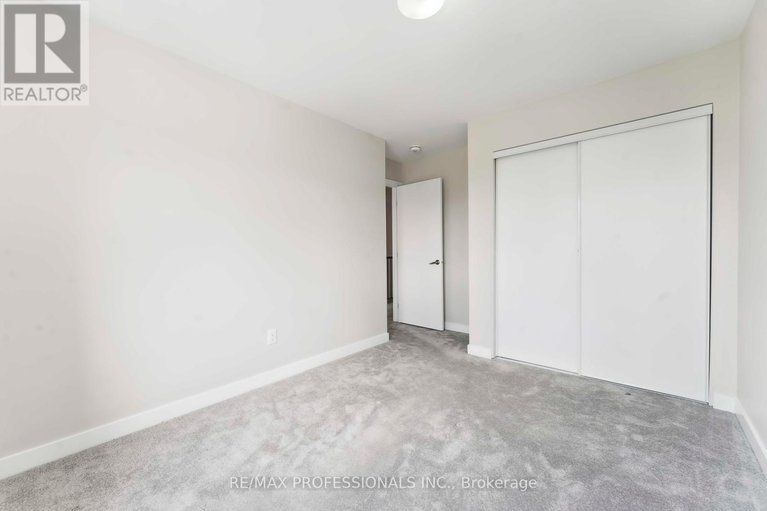 28406197/826-bascule-place/btwn-franktown-rd-fallowfield-rd/ottawa/ontario/K0A2Z0_17