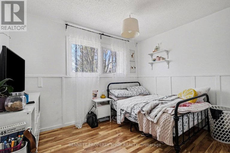 29640988/156-rutherford-court/beaverbrook/ottawa/ontario/K2K1N6_15