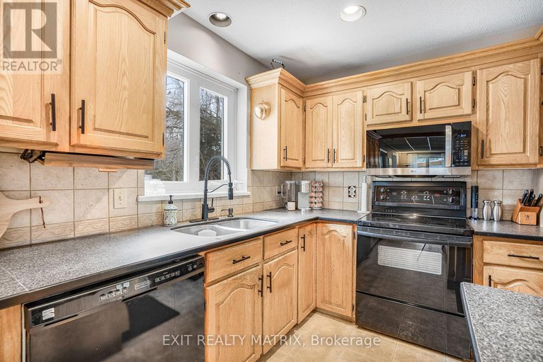 28103787/732-pattee-road/champlain-twp/champlain/ontario/K6A0G1_16