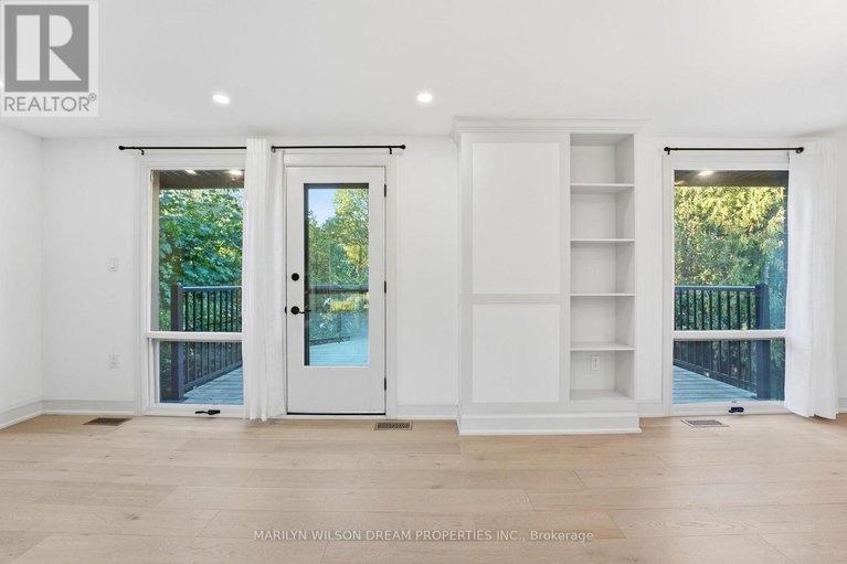 29155017/33-commanche-drive/city-viewskylinefisher-heightsparkwood-hills/ottawa/ontario/K2E6E8_11