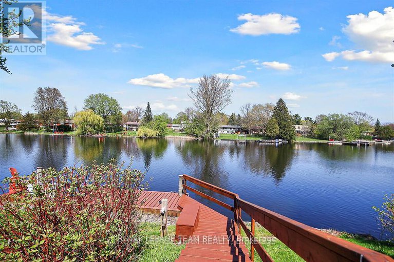 28487083/5591-manotick-main-street/manotick-village-manotick-estates/ottawa/ontario/K4M1A4_44