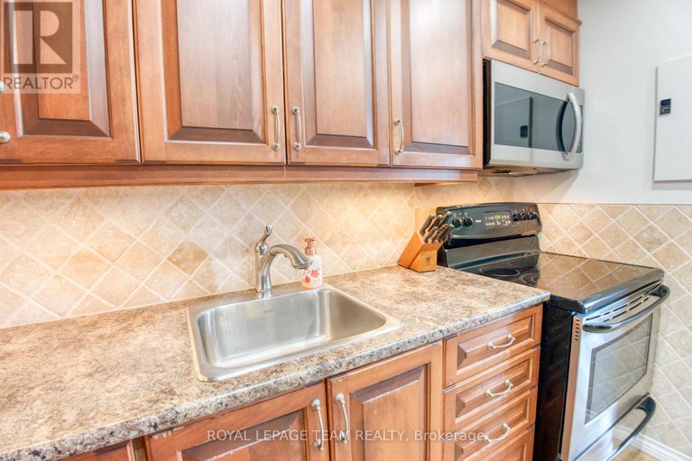 29296783/2006-1195-richmond-road/woodroffe/ottawa/ontario/K2B8E4_12