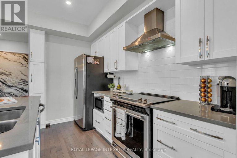 28545243/35-carabiner-private/mer-bleuebradley-estatesanderson-park/ottawa/ontario/K1W0L7_6