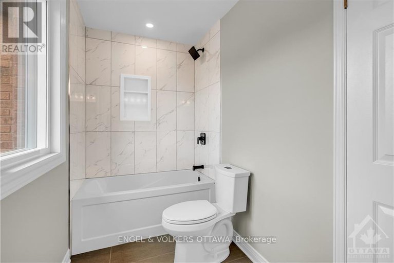 28611833/2177-lenester-avenue/mckellar-heightsglabar-park/ottawa/ontario/K2A4A9_23