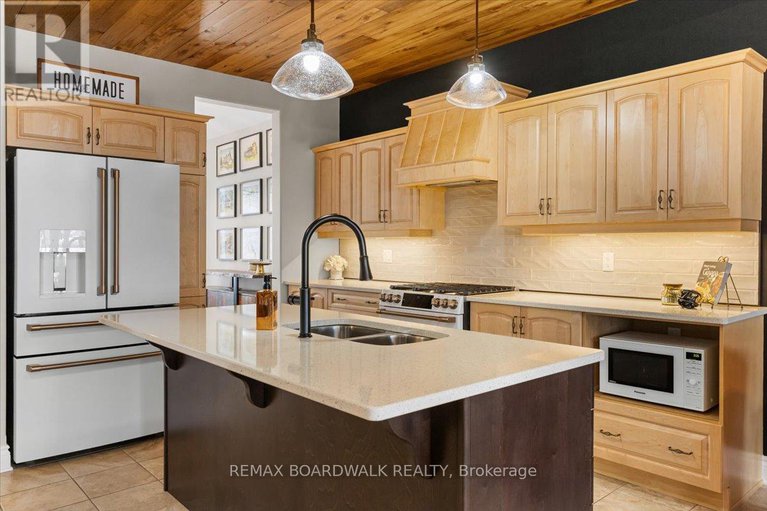 29297524/813-platinum-street/clarencerockland-twp/clarence-rockland/ontario/K4K0J2_10