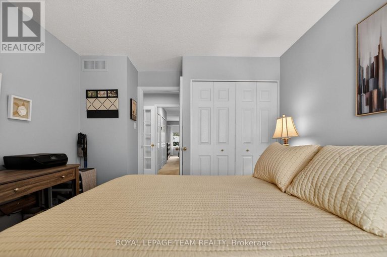 29466819/20-river-oaks-court/stittsville-central/ottawa/ontario/K2S1L3_37