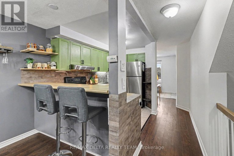 29388557/a-6704-jeanne-darc-boulevard/convent-glen-north/ottawa/ontario/K1C6E9_14