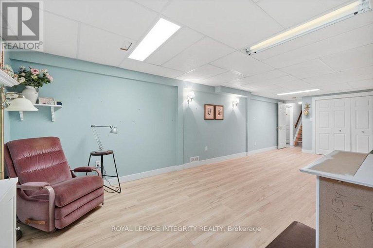 29228635/1030-valin-street/fallingbrookgardenway-south/ottawa/ontario/K4A4X7_32