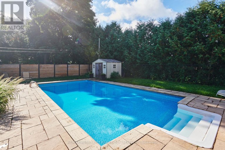 29254147/298-barr-street/renfrew/renfrew/ontario/K7V1J8_38