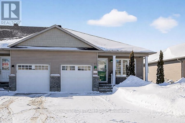 29376462/464-honeyborne-street/almonte/mississippi-mills/ontario/K0A1A0_1