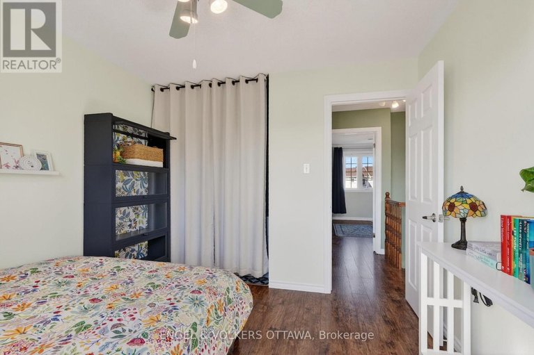 29596735/1499-corsham-avenue/fallingbrookpineridge/ottawa/ontario/K4A3M6_31