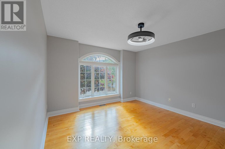 29038372/15-wellsmere-court/rideau-heightsrideau-river/ottawa/ontario/K2E8C2_42