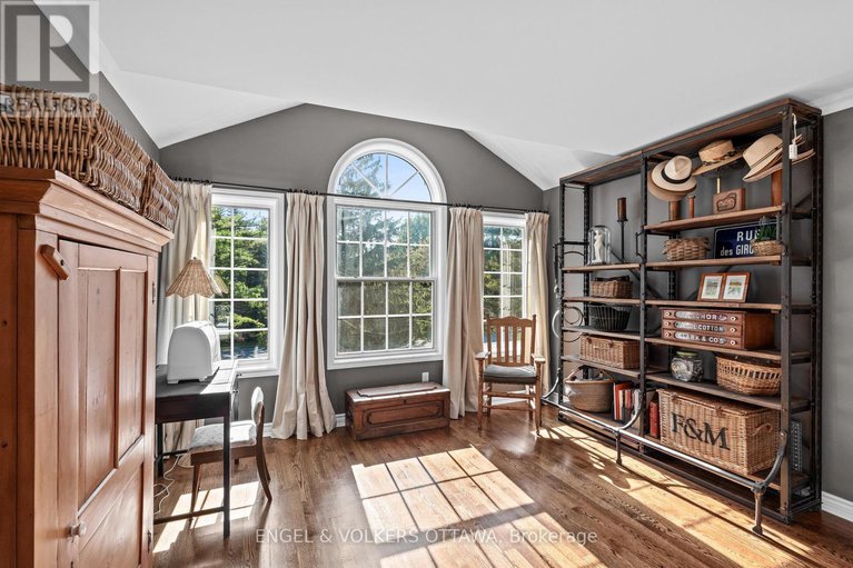 28790851/5557-pettapiece-crescent/manotick-village-manotick-estates/ottawa/ontario/K4M1C5_40