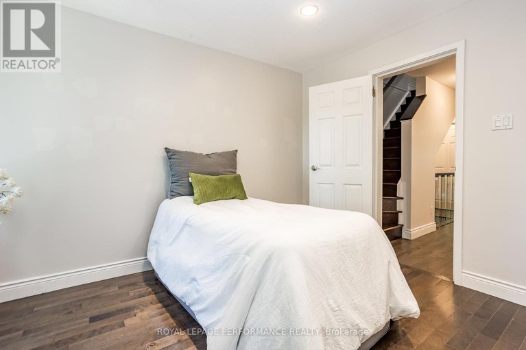 28358632/233-mart-circle/manor-park/ottawa/ontario/K1K4K2_22