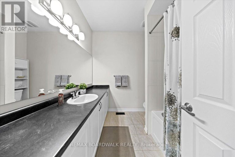 29434197/130-pinelock-street/emerald-meadowstrailwest/ottawa/ontario/K2M0L5_36