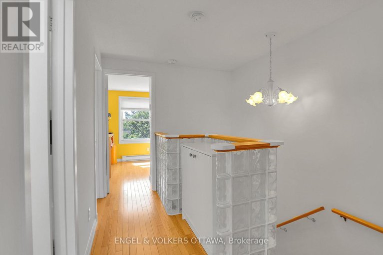 28416744/1089-borden-side-road/carleton-heights/ottawa/ontario/K2C3P3_21