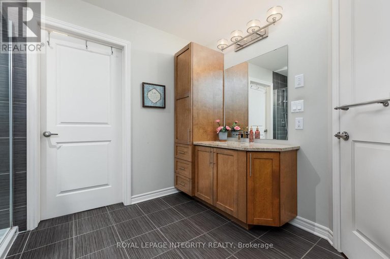 28579915/7-70-prestige-circle/chatelaine-village/ottawa/ontario/K4A0Y1_25