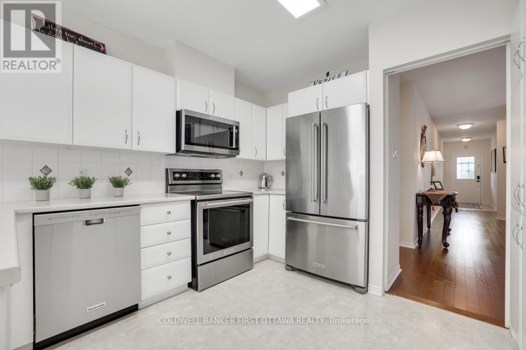 28678446/10-ladybirds-crescent/stittsville-north/ottawa/ontario/K2S1Z6_18